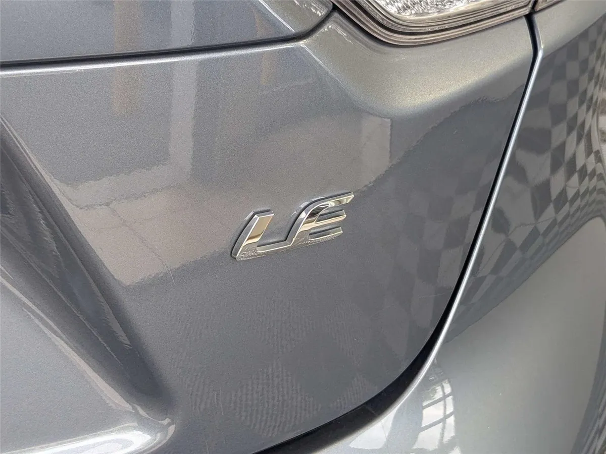 2024 Toyota Corolla LE thumbnail 7