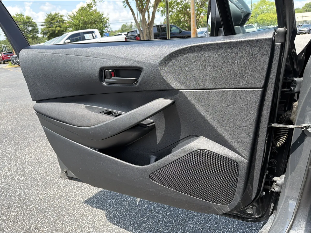 2024 Toyota Corolla LE thumbnail 15