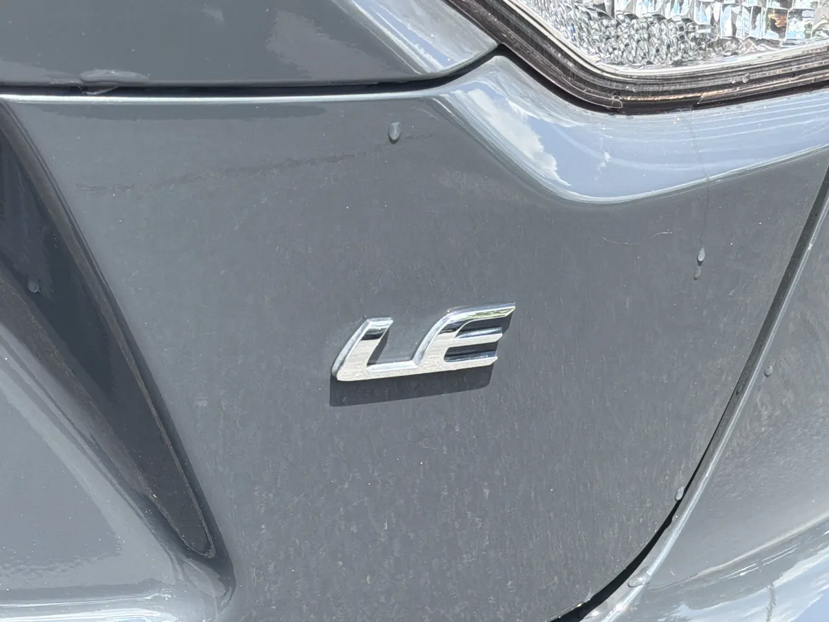 2024 Toyota Corolla LE thumbnail 21