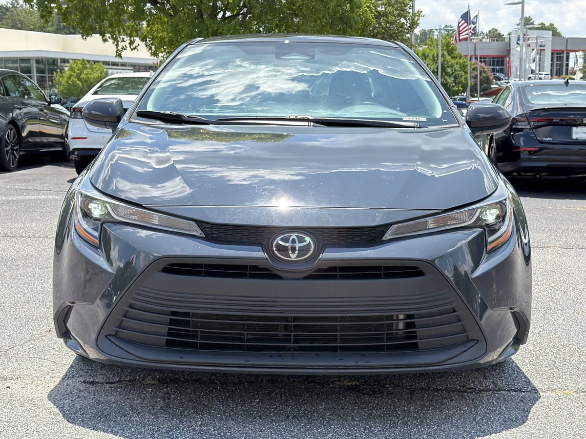 2024 Toyota Corolla LE thumbnail 24