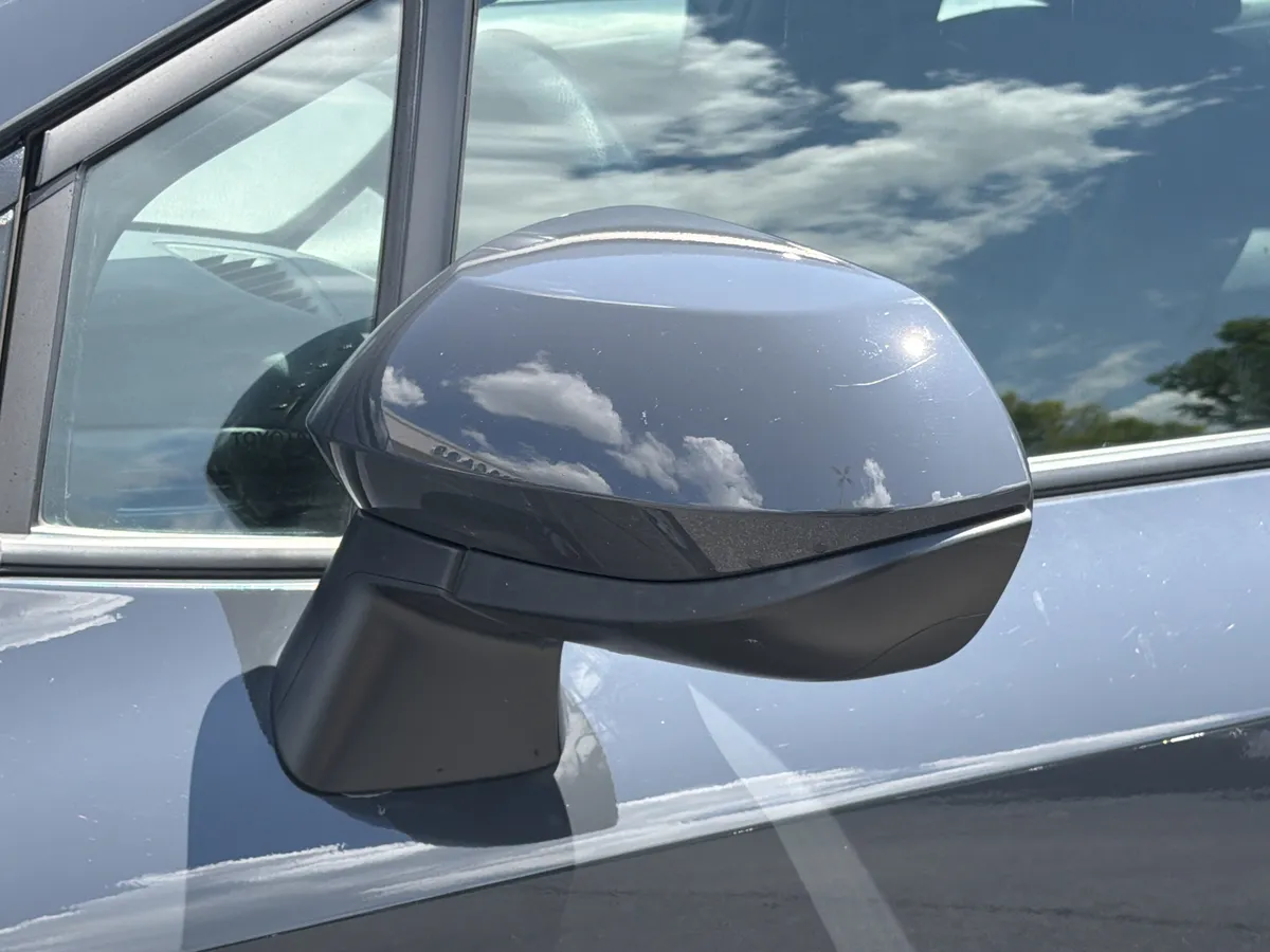 2024 Toyota Corolla LE thumbnail 26