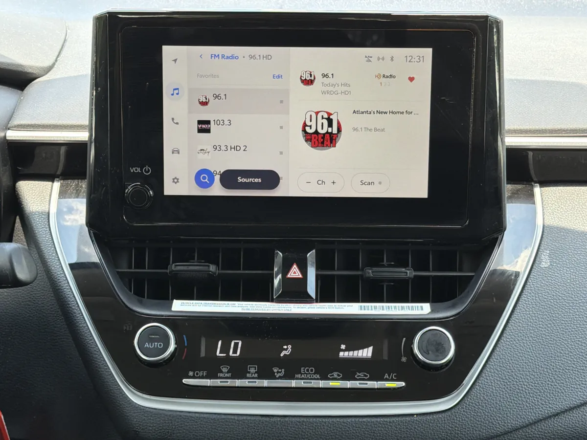 2024 Toyota Corolla LE thumbnail 4