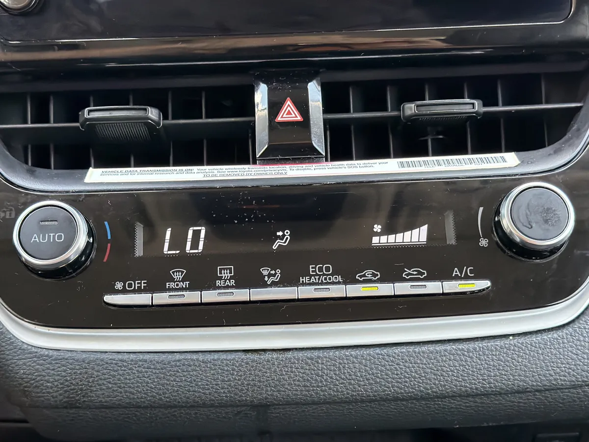 2024 Toyota Corolla LE thumbnail 7