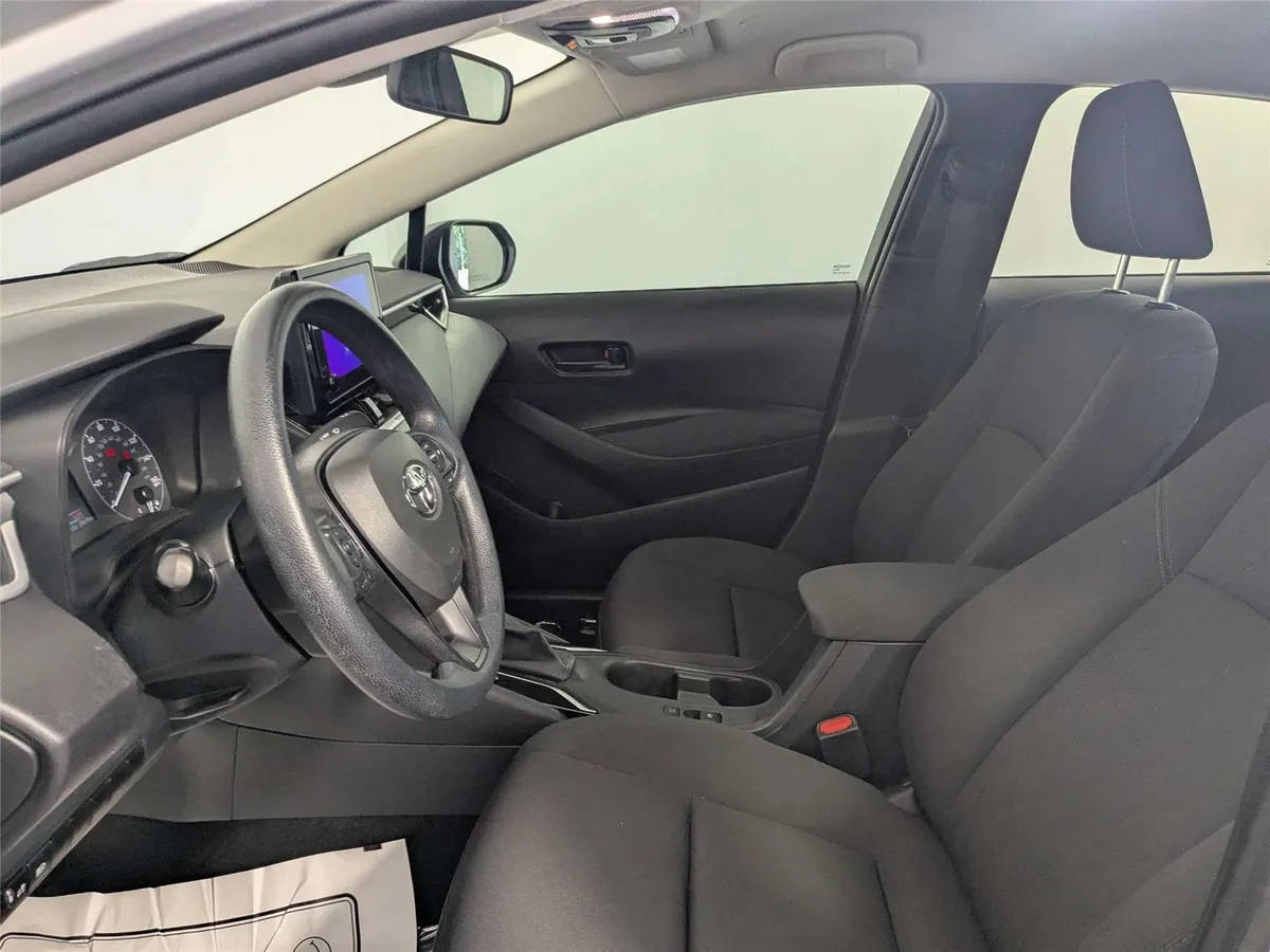 2024 Toyota Corolla LE thumbnail 10