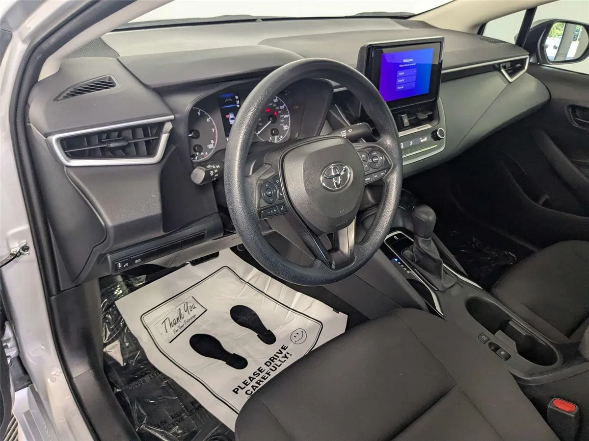 2024 Toyota Corolla LE thumbnail 11