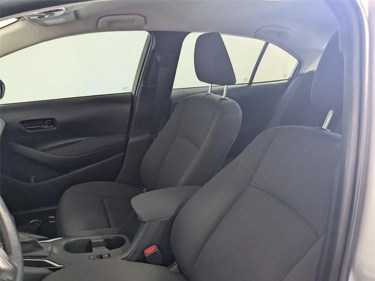 2024 Toyota Corolla LE thumbnail 12