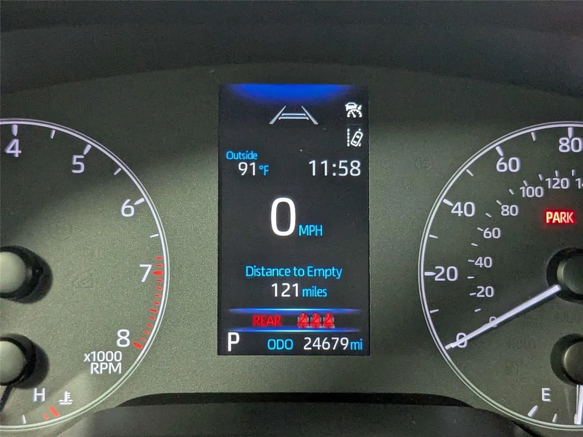 2024 Toyota Corolla LE thumbnail 18