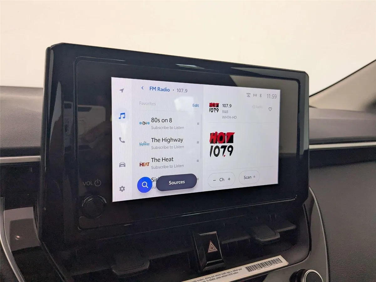 2024 Toyota Corolla LE thumbnail 19