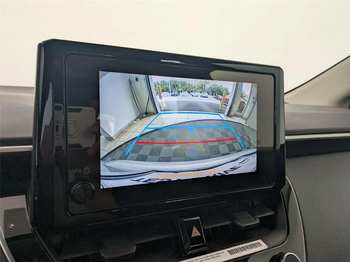 2024 Toyota Corolla LE thumbnail 20