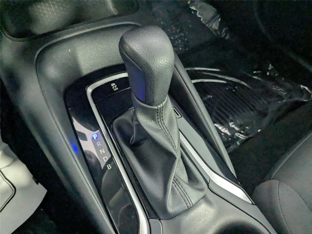 2024 Toyota Corolla LE thumbnail 22
