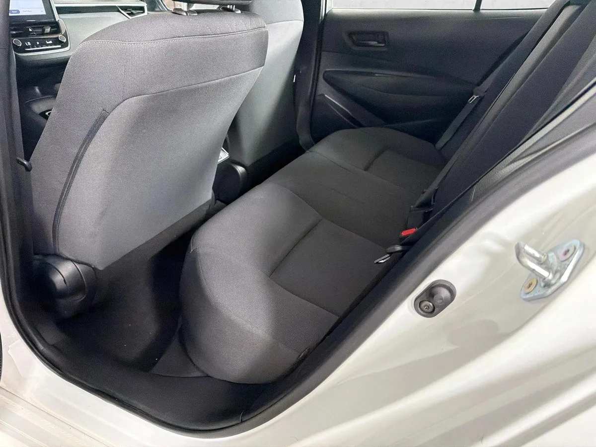 2024 Toyota Corolla LE thumbnail 20
