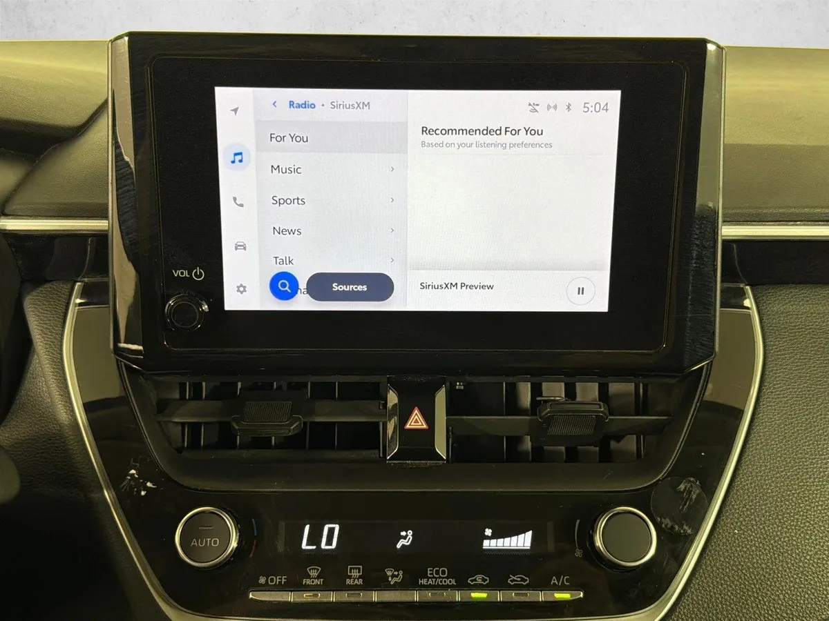 2024 Toyota Corolla LE thumbnail 28