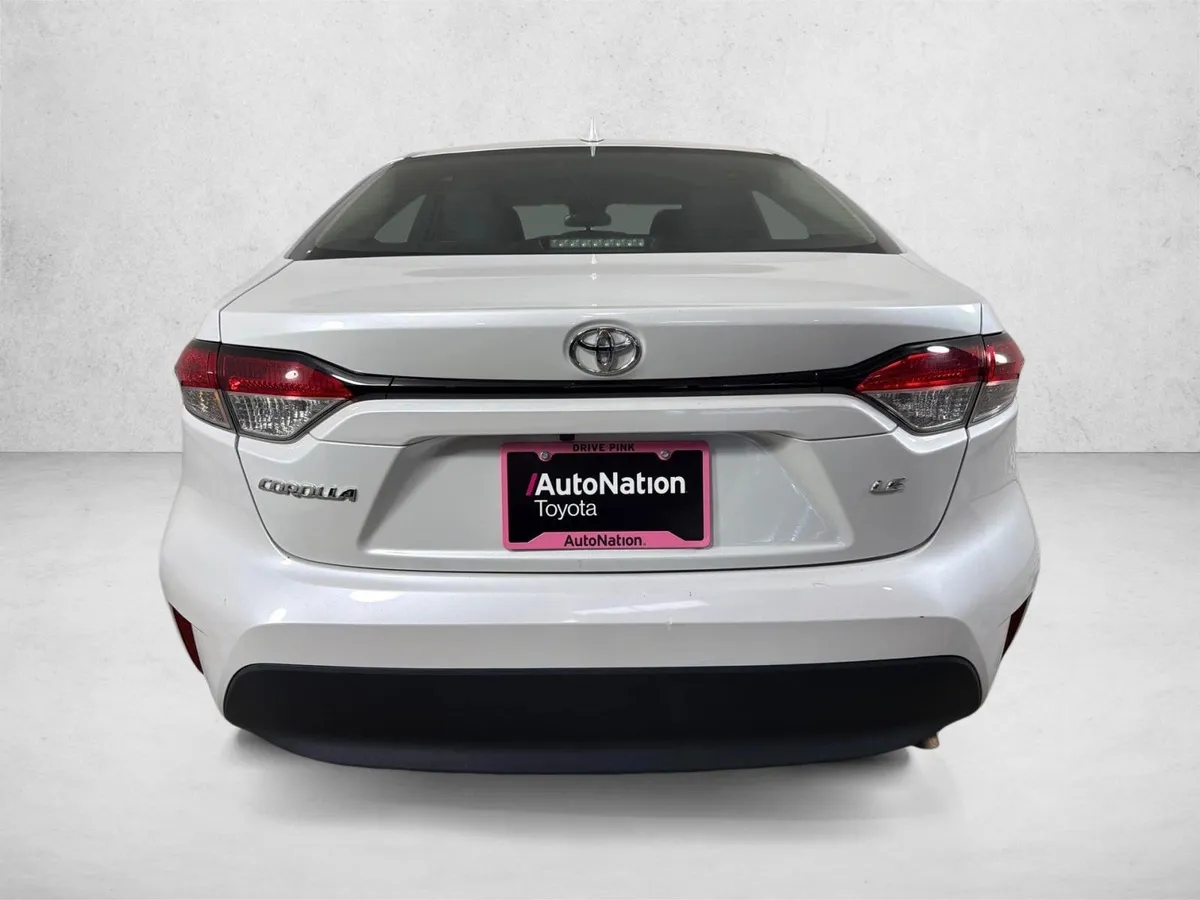 2024 Toyota Corolla LE thumbnail 4