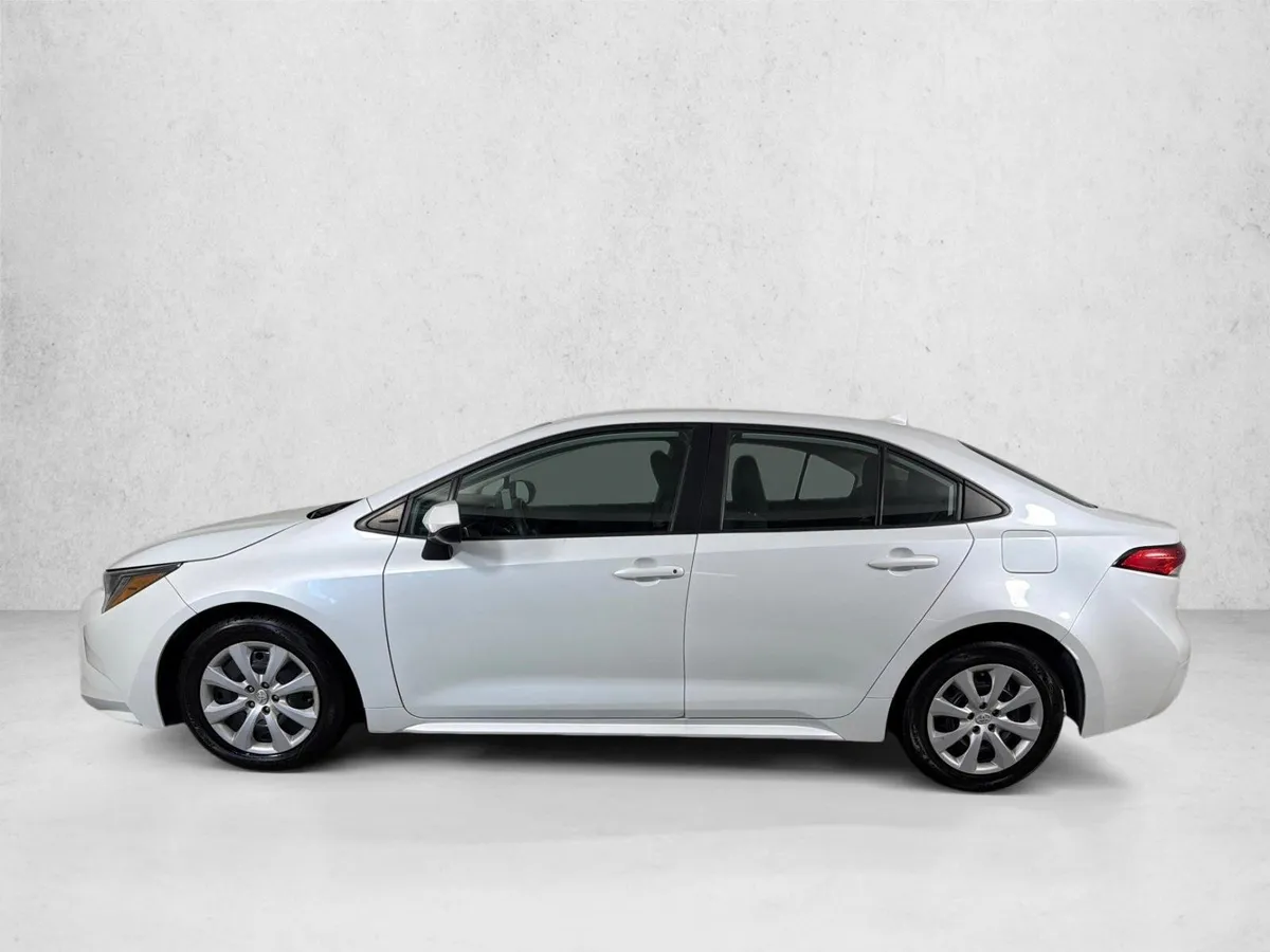 2024 Toyota Corolla LE thumbnail 6