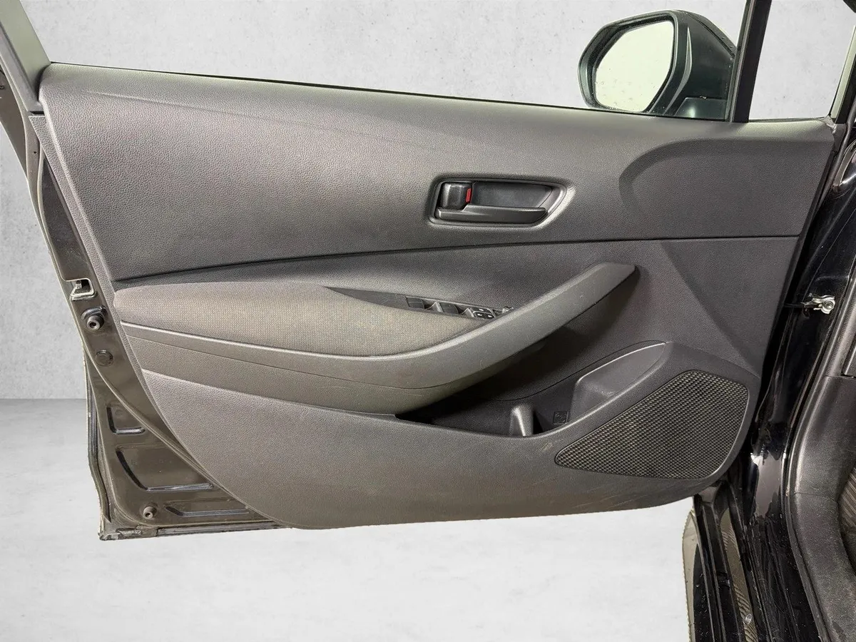 2024 Toyota Corolla LE thumbnail 10