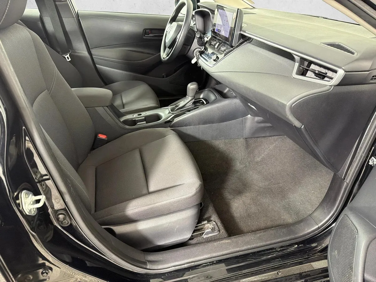 2024 Toyota Corolla LE thumbnail 13