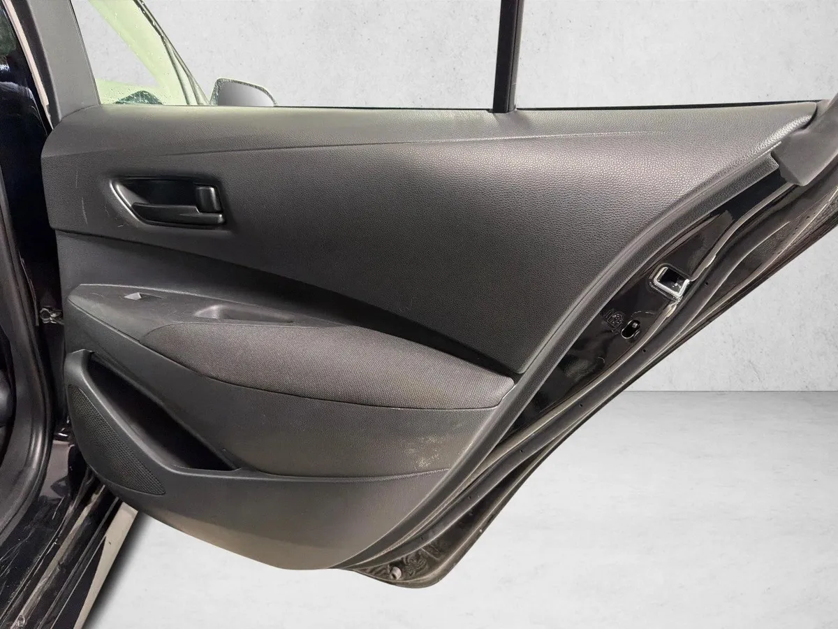 2024 Toyota Corolla LE thumbnail 16