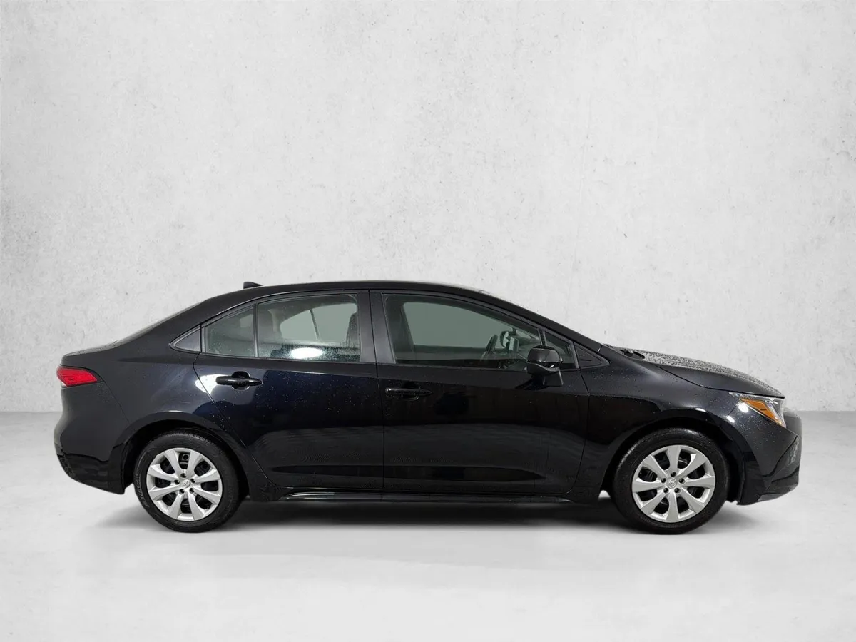 2024 Toyota Corolla LE thumbnail 2