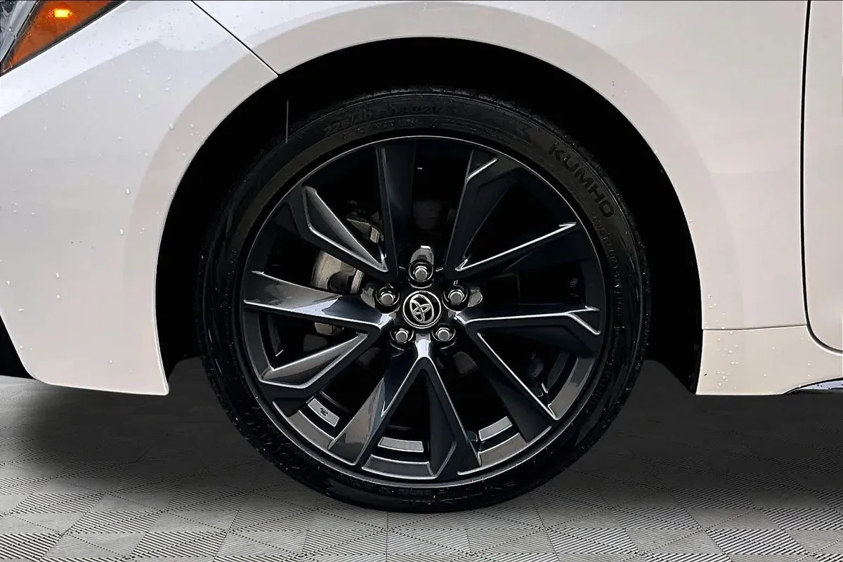 2024 Toyota Corolla SE thumbnail 11