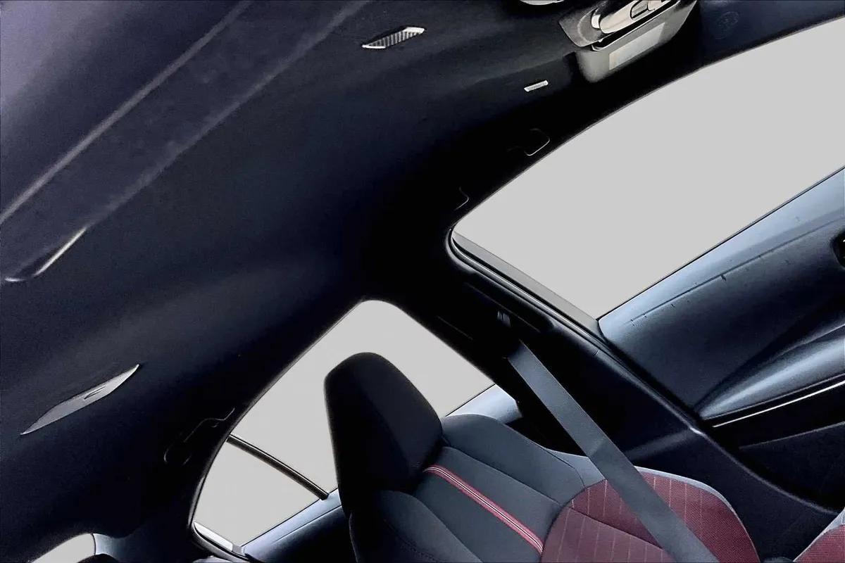 2024 Toyota Corolla SE thumbnail 14