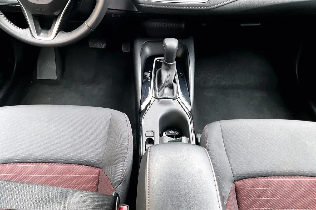 2024 Toyota Corolla SE thumbnail 17