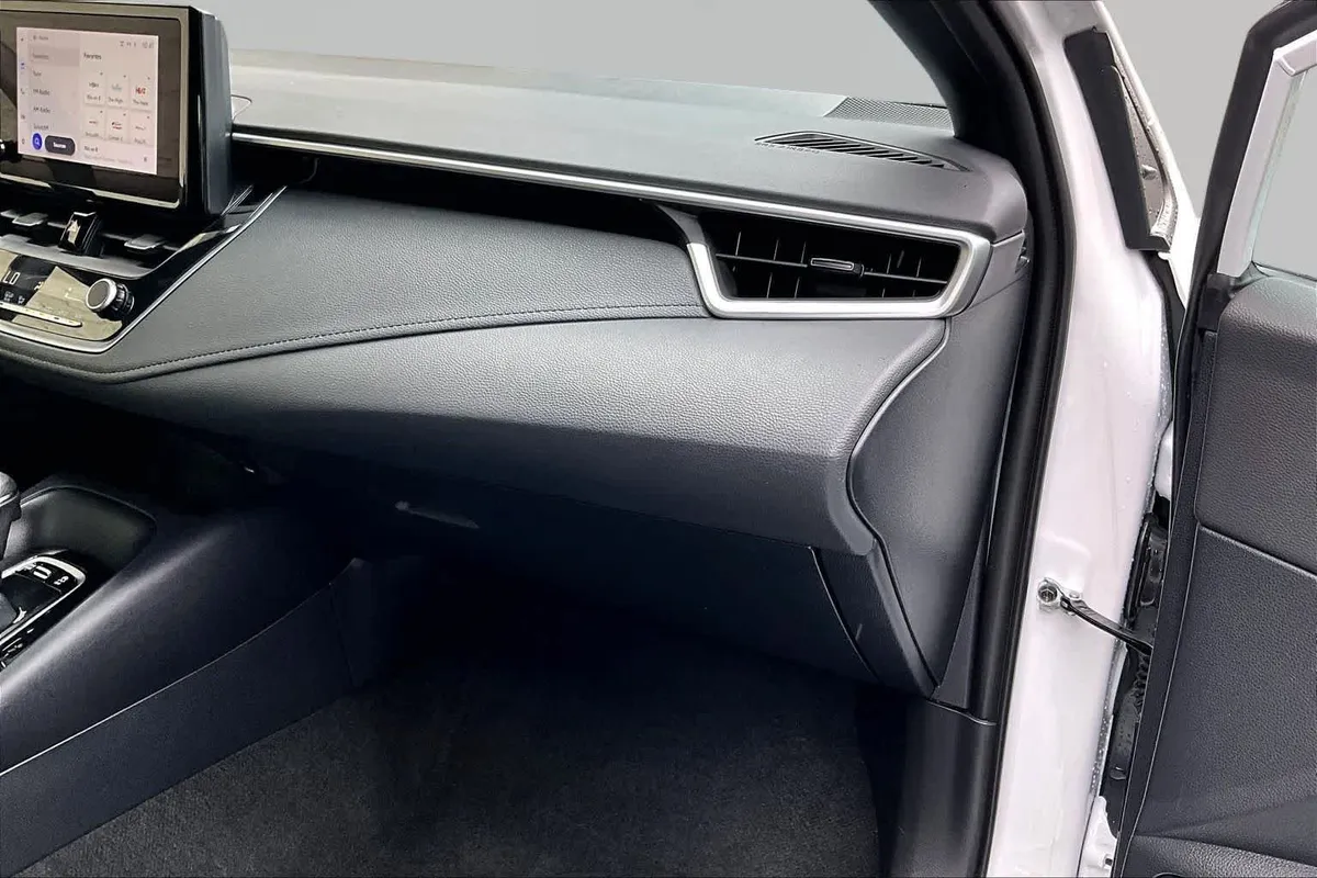 2024 Toyota Corolla SE thumbnail 19
