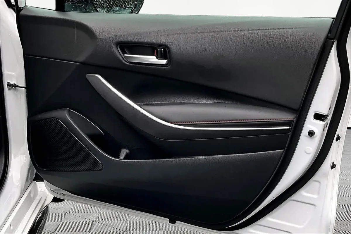 2024 Toyota Corolla SE thumbnail 23