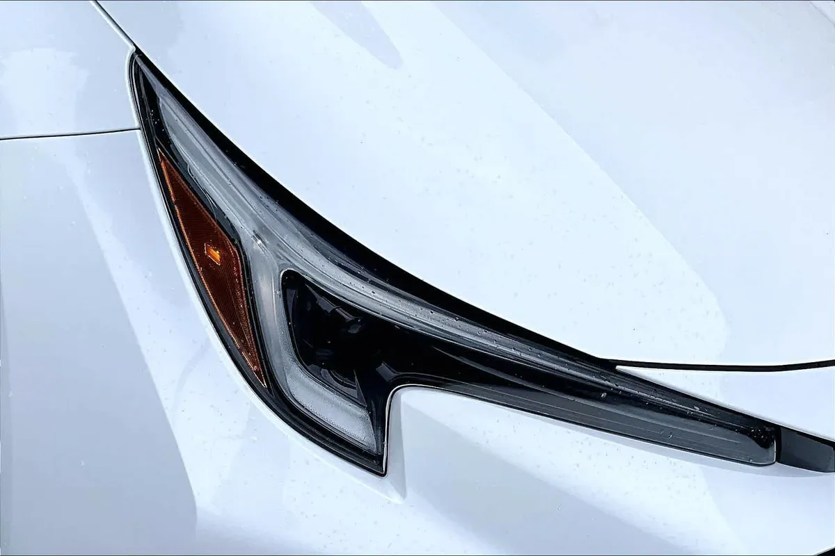 2024 Toyota Corolla SE thumbnail 28