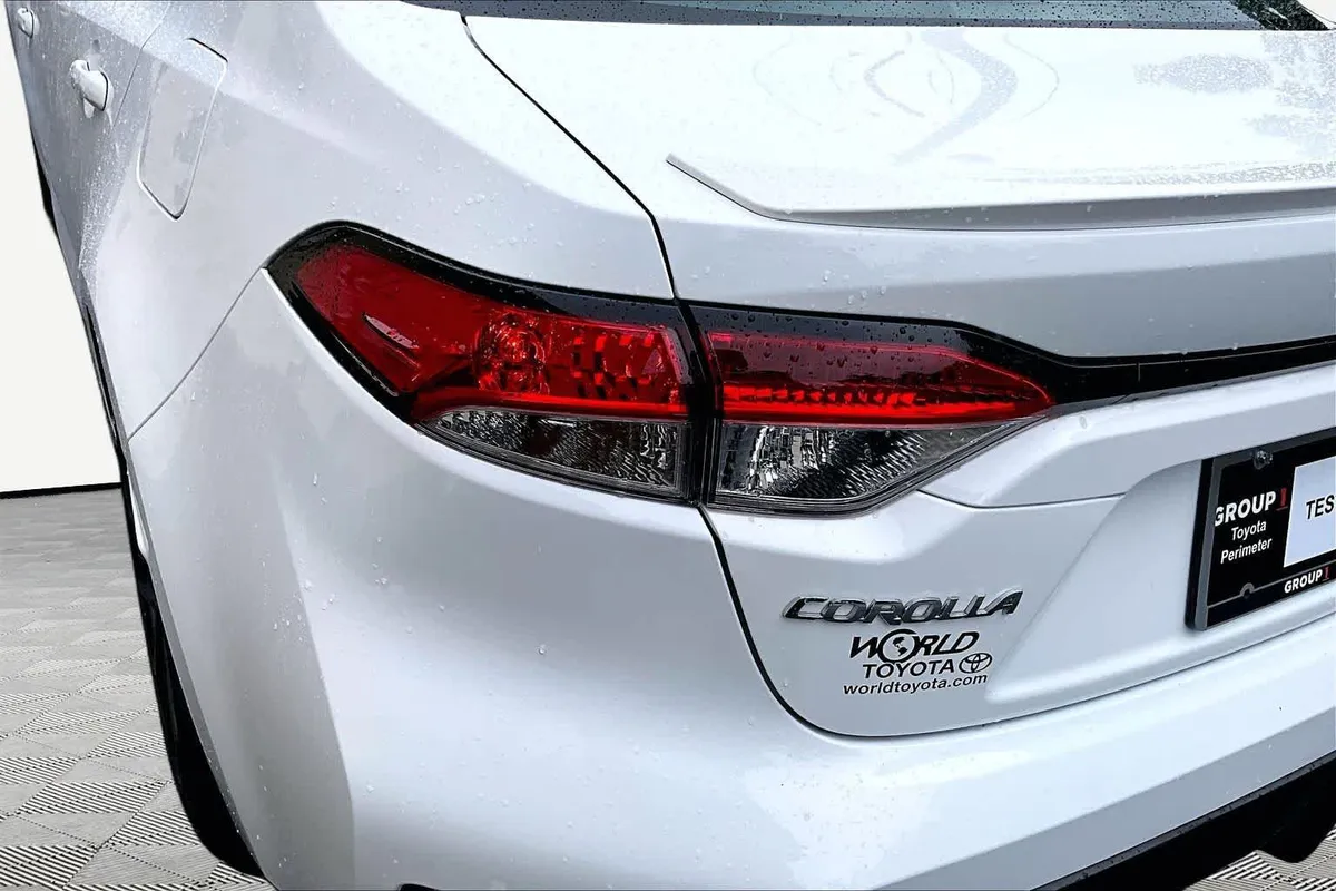 2024 Toyota Corolla SE thumbnail 29
