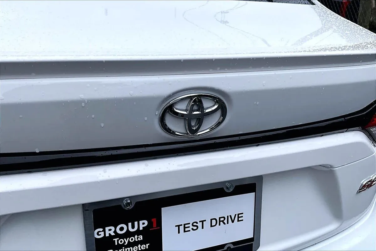 2024 Toyota Corolla SE thumbnail 31