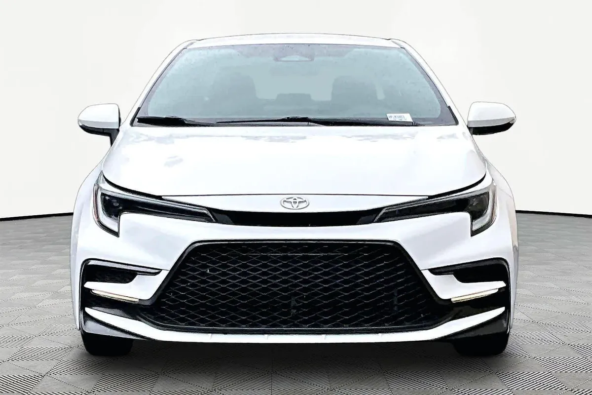 2024 Toyota Corolla SE thumbnail 4
