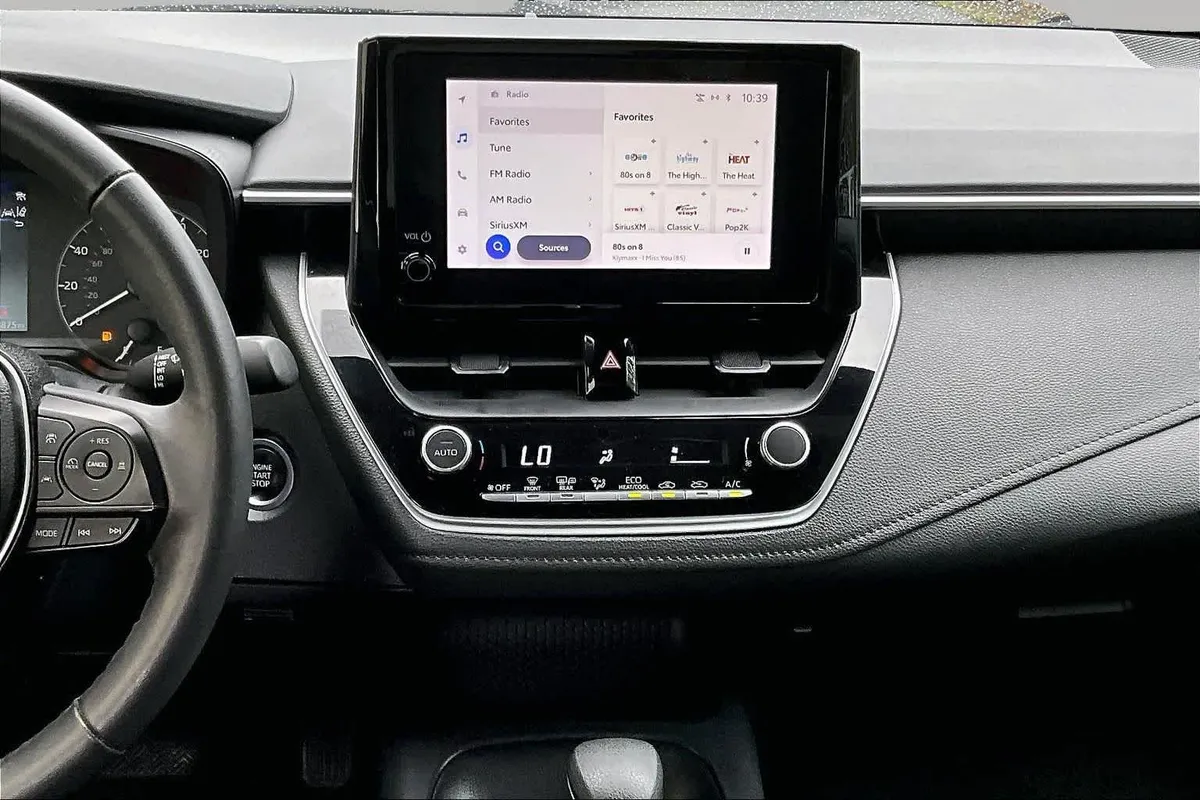 2024 Toyota Corolla SE thumbnail 7