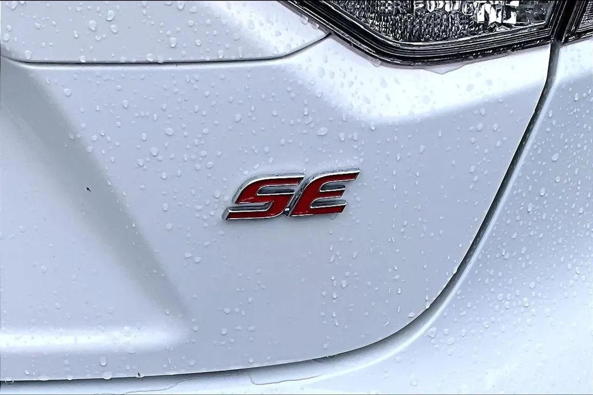 2024 Toyota Corolla SE thumbnail 10