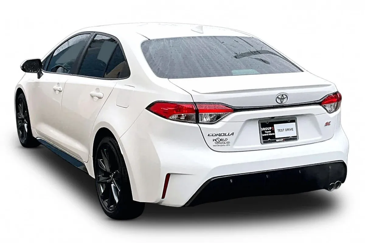 2024 Toyota Corolla SE thumbnail 12