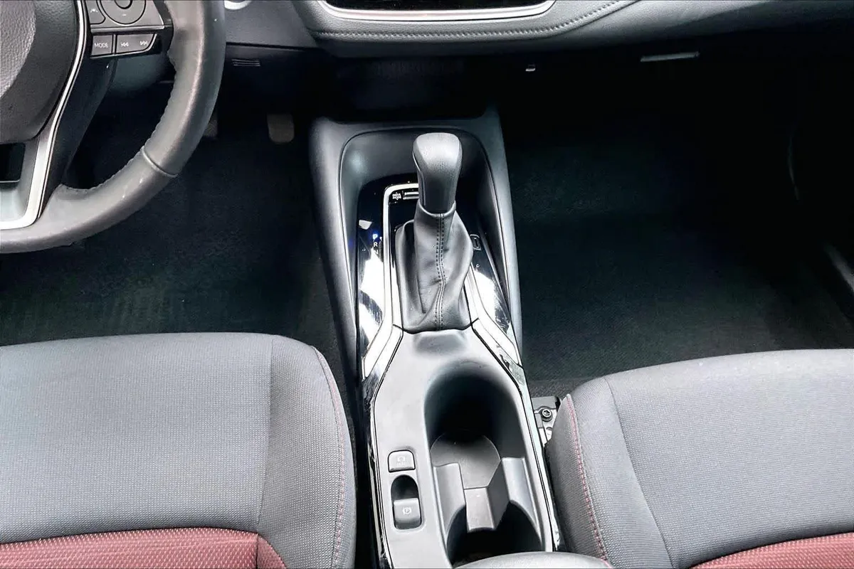 2024 Toyota Corolla SE thumbnail 16
