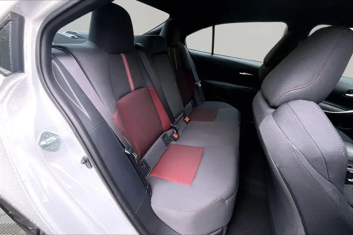2024 Toyota Corolla SE thumbnail 19