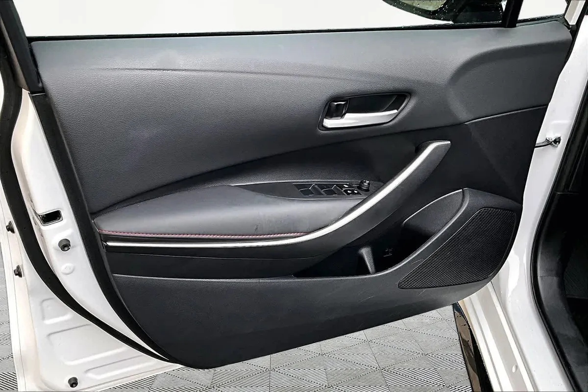 2024 Toyota Corolla SE thumbnail 21