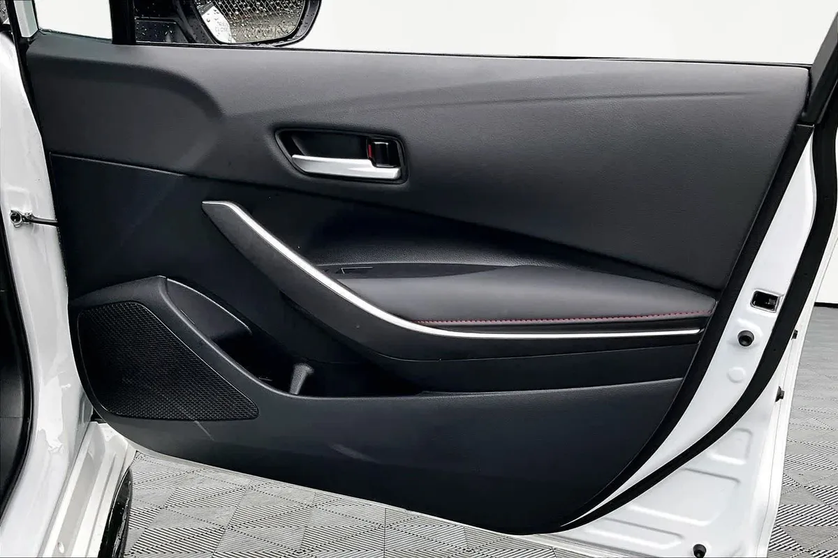 2024 Toyota Corolla SE thumbnail 22