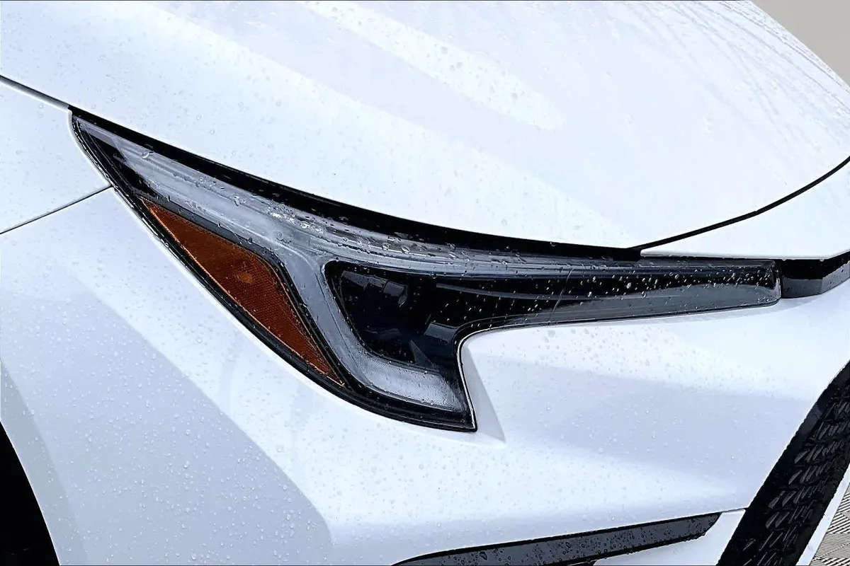 2024 Toyota Corolla SE thumbnail 27