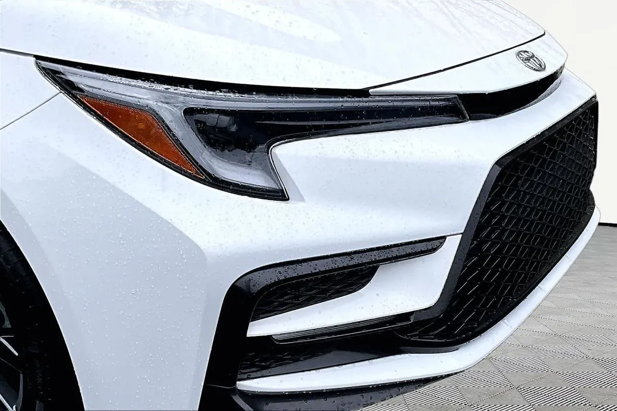2024 Toyota Corolla SE thumbnail 29