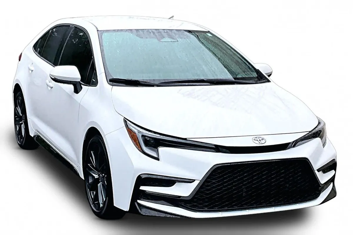2024 Toyota Corolla SE thumbnail 3
