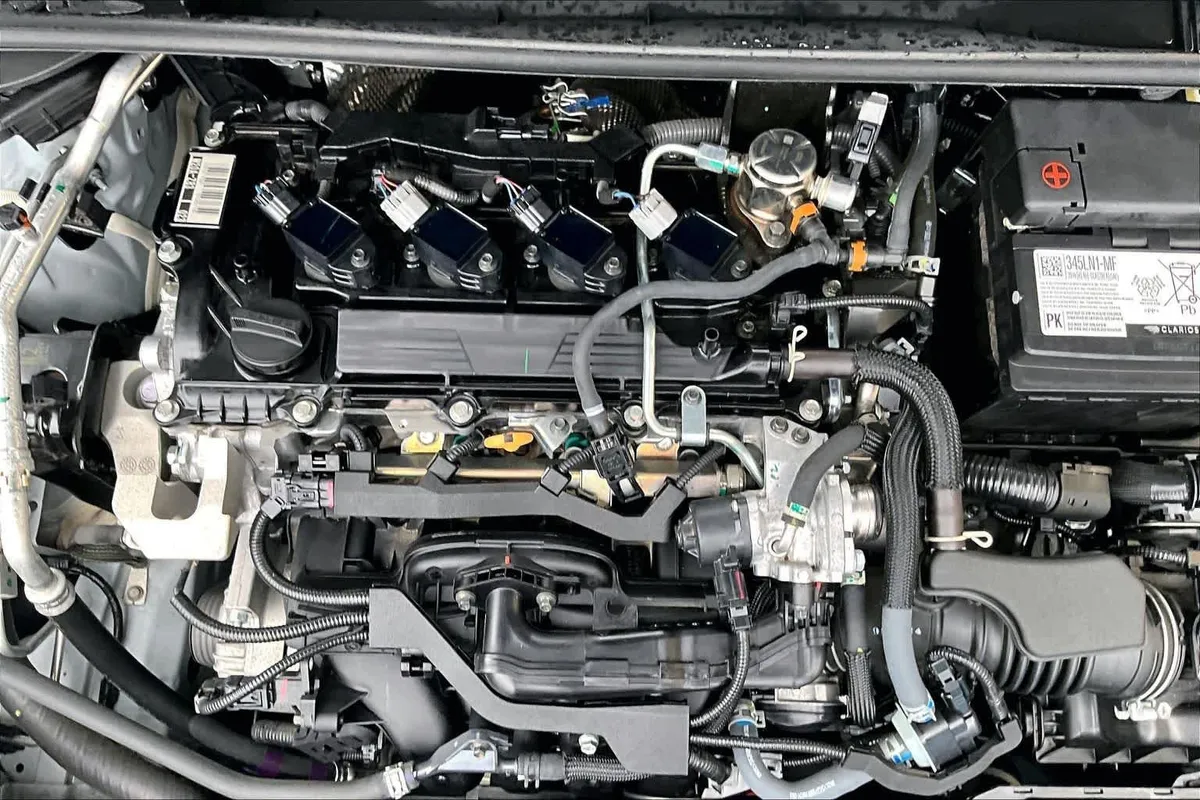 2024 Toyota Corolla SE thumbnail 32