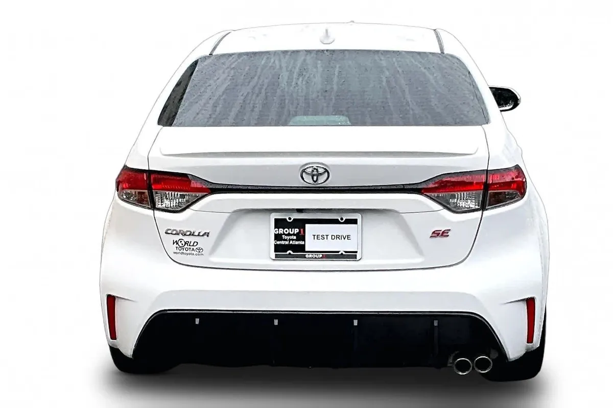 2024 Toyota Corolla SE thumbnail 5