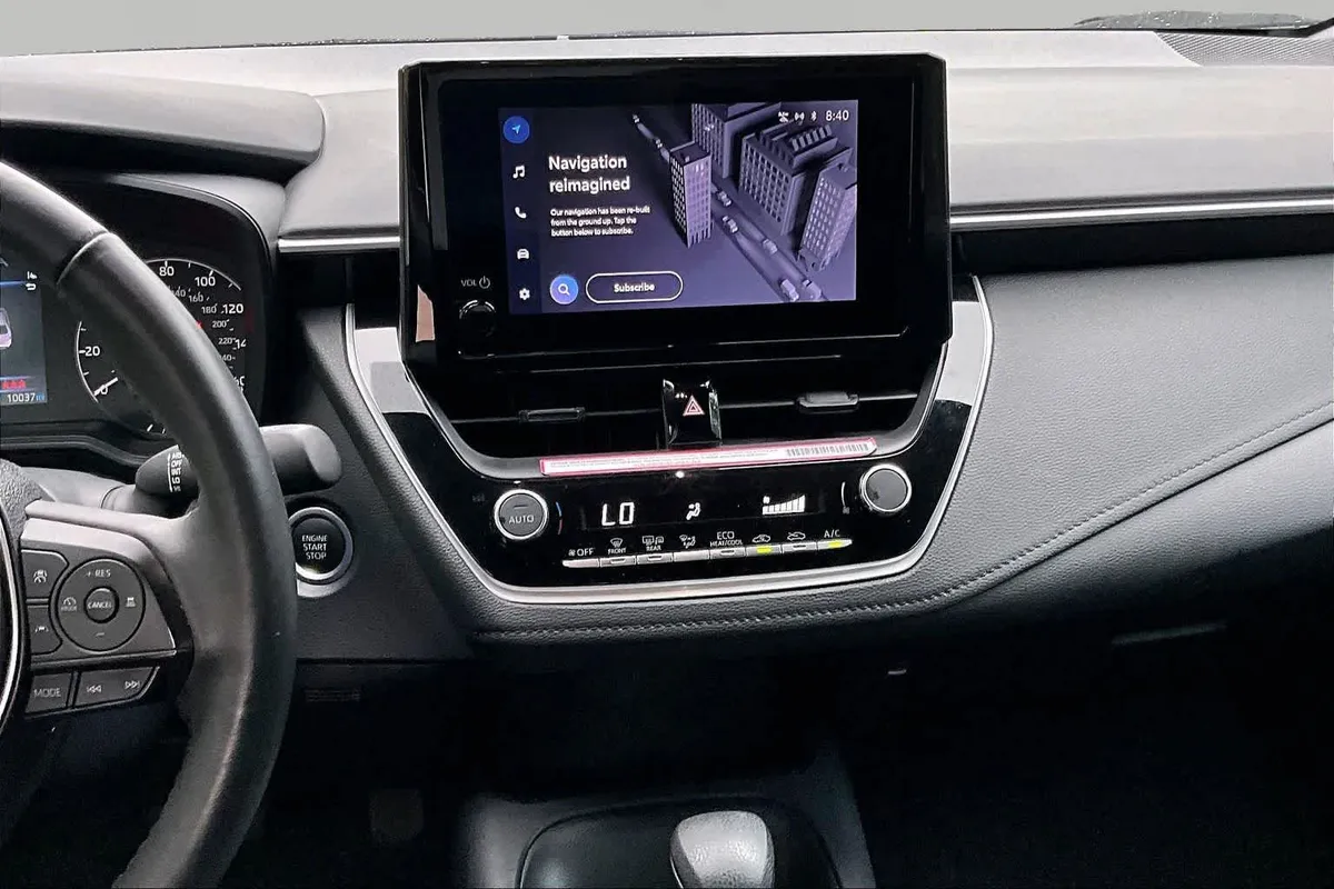 2024 Toyota Corolla SE thumbnail 7