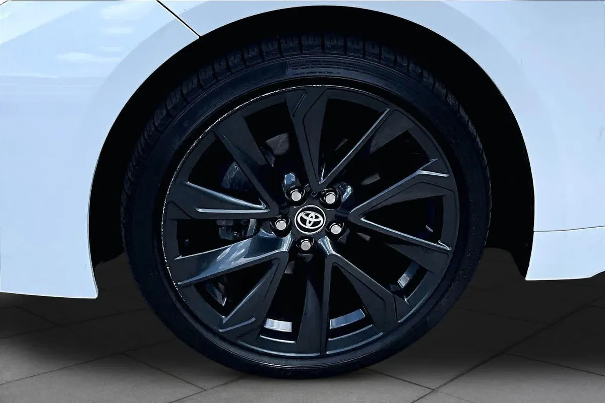 2024 Toyota Corolla SE thumbnail 11