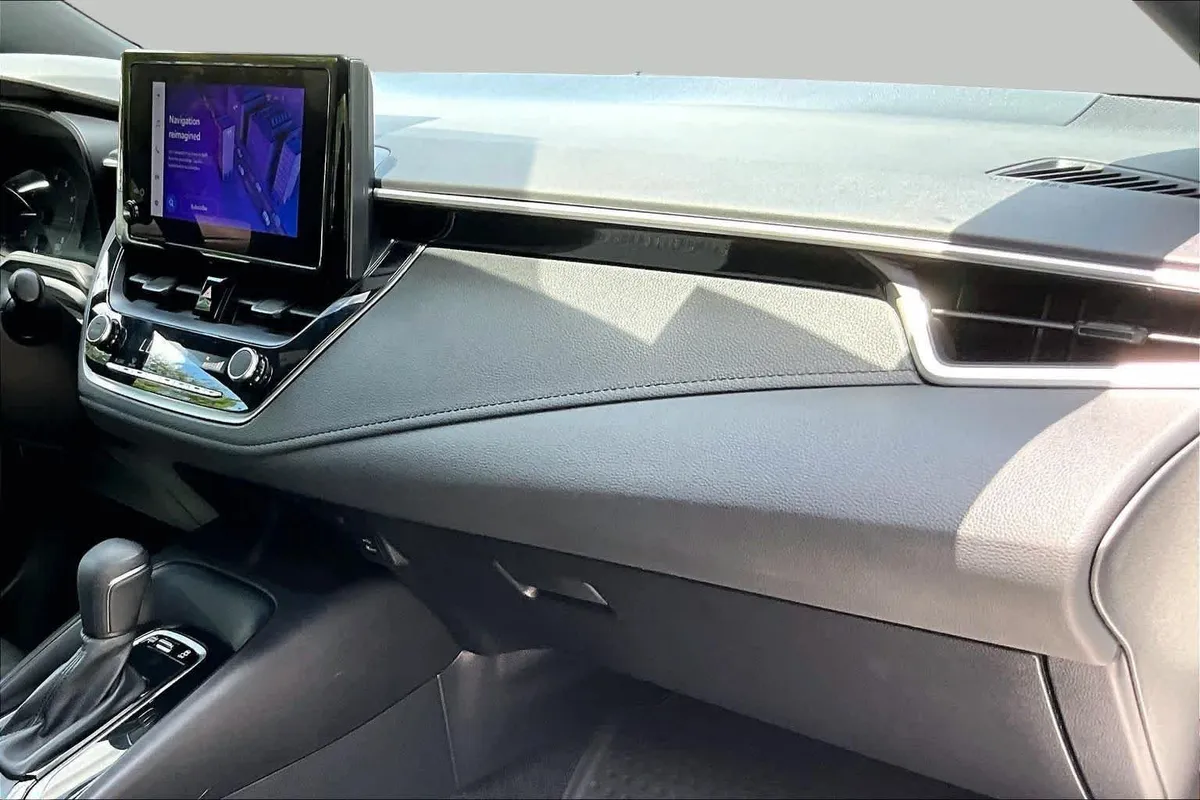 2024 Toyota Corolla SE thumbnail 19