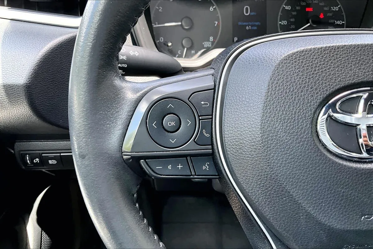 2024 Toyota Corolla SE thumbnail 22