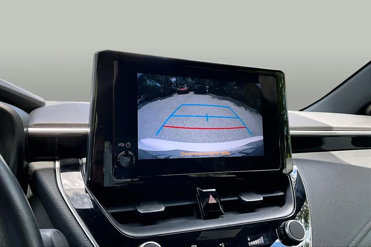 2024 Toyota Corolla SE thumbnail 25