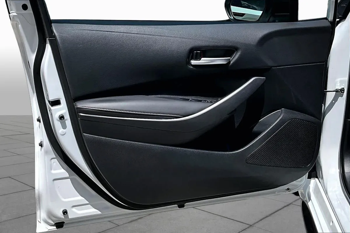 2024 Toyota Corolla SE thumbnail 26