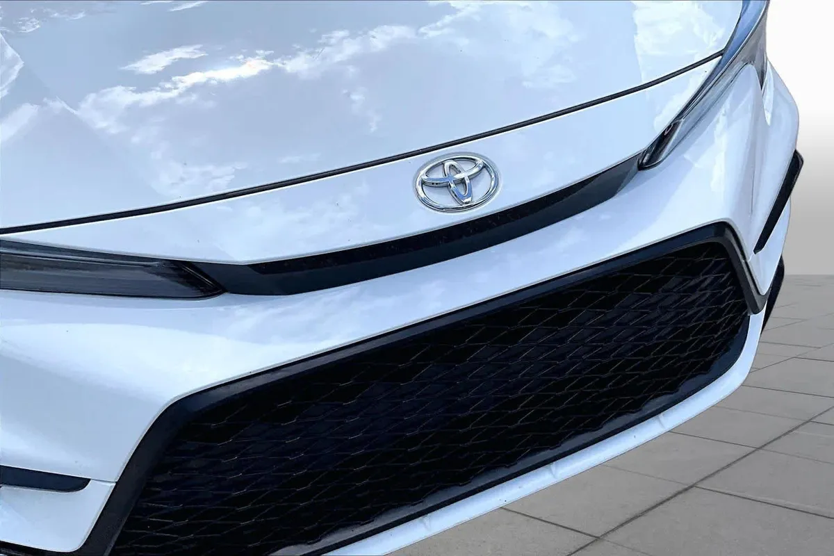 2024 Toyota Corolla SE thumbnail 30